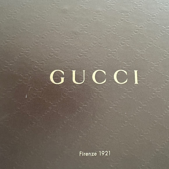 NWOT GUCCI HEELS - Picture 3 of 7